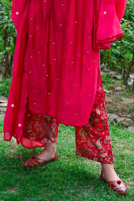 Buy Mirkashi Red Chanderi Mirrors, Embroidery V-neck Assam Silk Kurta And Pant Set Online at Aza Fashions Buy_Mirkashi_Red Chanderi Mirrors, Embroidery V-neck Assam Silk Kurta And Pant Set_Online_at_Aza_Fashions