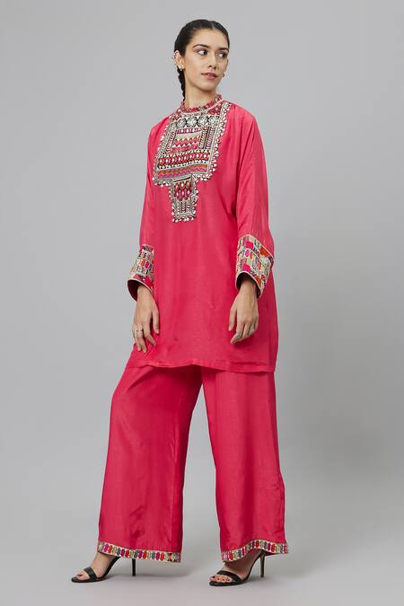 Sva By Sonam & Paras Modi_Pink Crepe Tassels, Embroidery Round Neck Dolmain Sleeve Kurta And Pant Set_Online_at_Aza_Fashions