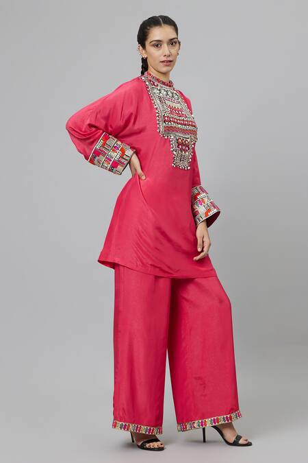 Buy_Sva By Sonam & Paras Modi_Pink Crepe Tassels, Embroidery Round Neck Dolmain Sleeve Kurta And Pant Set_Online_at_Aza_Fashions