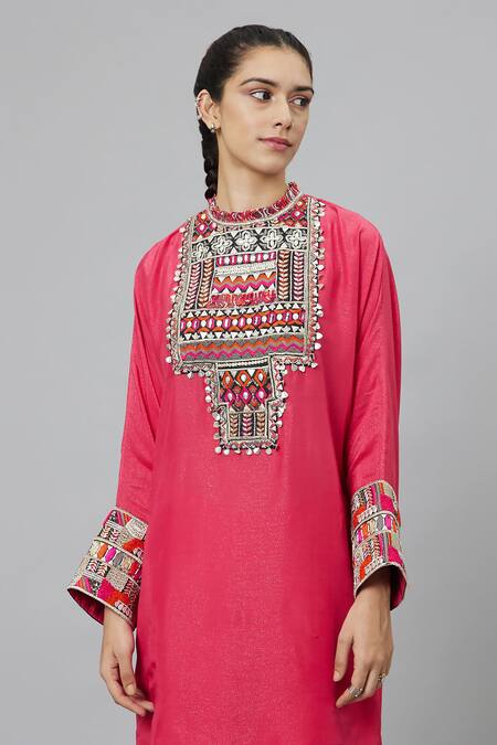 Shop_Sva By Sonam & Paras Modi_Pink Crepe Tassels, Embroidery Round Neck Dolmain Sleeve Kurta And Pant Set_Online_at_Aza_Fashions