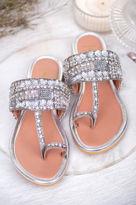 Shop House Of Vian Silver Mahnoor Embellished Kolhapuri Flats at Aza Fashions Shop_House Of Vian_Silver Mahnoor Embellished Kolhapuri Flats _at_Aza_Fashions