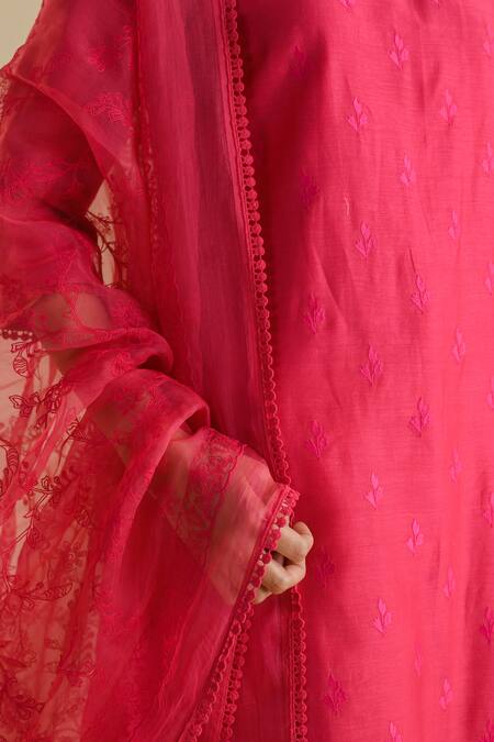 Buy_Kameez_Magenta Chanderi, Cotton, Organza Embroidery, Lace Keyhole Flower Kurta Set _Online_at_Aza_Fashions