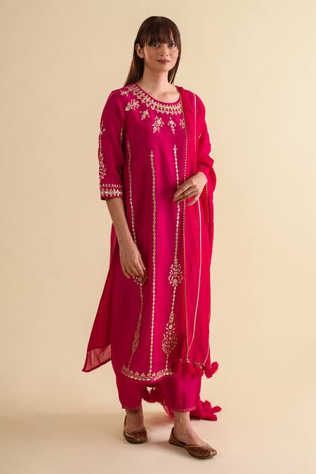 Kameez Magenta Chanderi, Cotton Embroidery, Gota Patti Round Neck Kurta Salwar Set Online at Aza Fashions Kameez_Magenta Chanderi, Cotton Embroidery, Gota Patti Round Neck Kurta Salwar Set _Online_at_Aza_Fashions