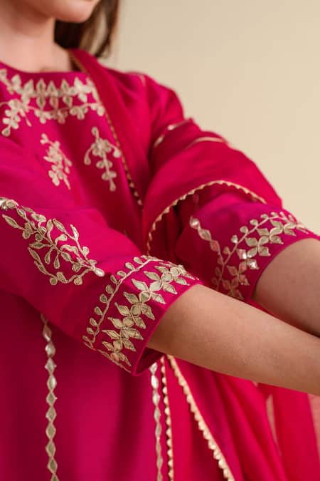 Kameez Magenta Chanderi, Cotton Embroidery, Gota Patti Round Neck Kurta Salwar Set at Aza Fashions Kameez_Magenta Chanderi, Cotton Embroidery, Gota Patti Round Neck Kurta Salwar Set _at_Aza_Fashions