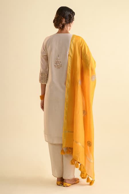 Kameez Gota Patti Border Embroidered Kurta Set 