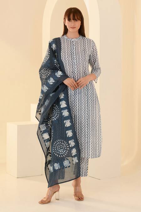 Shop_Kameez_Blue Kurta Mulmul Printed Chevron Mandarin Collar Set_Online_at_Aza_Fashions