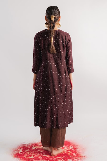 Shop Tussah By Siddhi Shah Brown Kurta Slub Silk Hand Embroidered Sequins Round And Pant Set at Aza Fashions Shop_Tussah By Siddhi Shah_Brown Kurta Slub Silk Hand Embroidered Sequins Round And Pant Set _at_Aza_Fashions