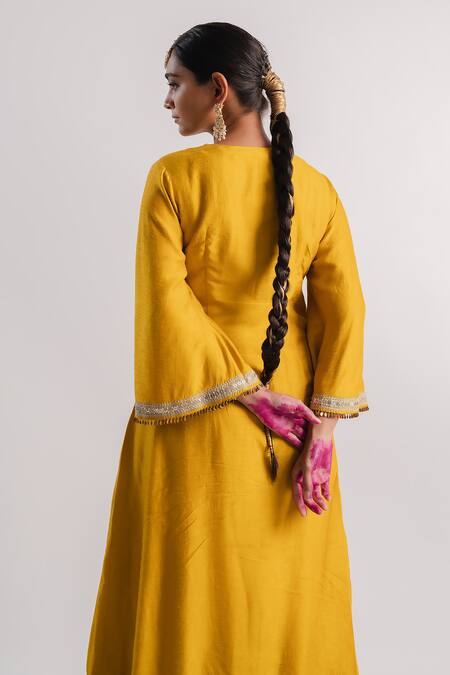 Tussah By Siddhi Shah_Yellow Slub Silk Hand Embroidered Sequins Sleeve Hem Kurta And Pant Set  _at_Aza_Fashions
