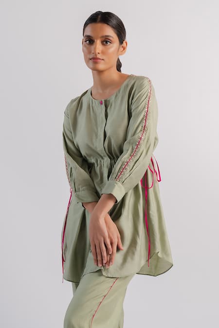 Tussah By Siddhi Shah Solid Kurta & Straight Pant Set 