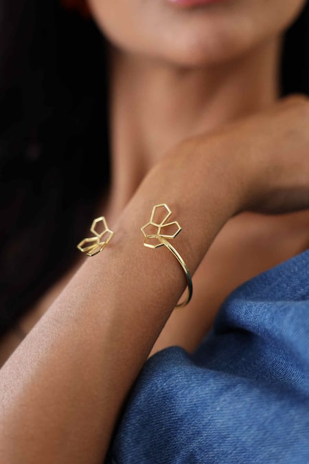 Varnika Arora Gold Plated Cut Work Clio Floral Bangle 