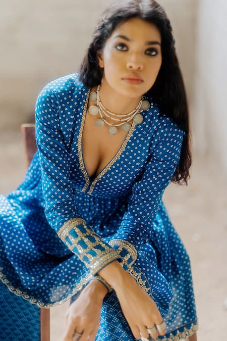 Buy_Tussah By Siddhi Shah_Blue Spandex, Silk Embroidery V-neck Bandhej Pattern Short Anarkali With Sharara _Online_at_Aza_Fashions