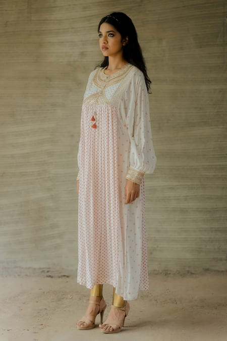 Tussah By Siddhi Shah_Off White Spun Silk Printed Bandhej V Neck Sequin Embroidered Kaftan _Online_at_Aza_Fashions