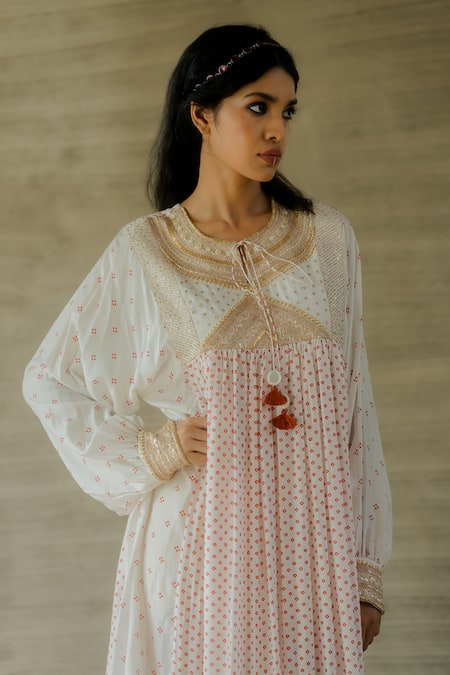 Buy_Tussah By Siddhi Shah_Off White Spun Silk Printed Bandhej V Neck Sequin Embroidered Kaftan _Online_at_Aza_Fashions