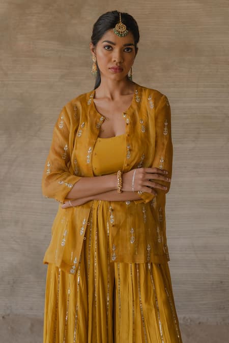 Tussah By Siddhi Shah_Yellow Kurta And Sharara Spun Silk Embroidered Sequin Floral Set  _Online_at_Aza_Fashions