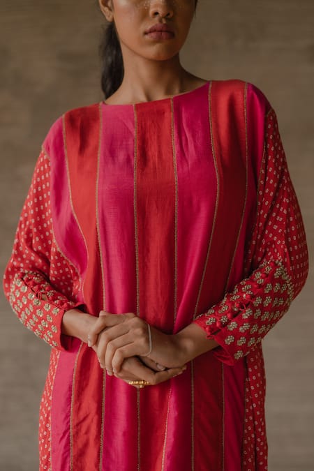 Tussah By Siddhi Shah Panelled Bandhej Pattern Kaftan With Pant 