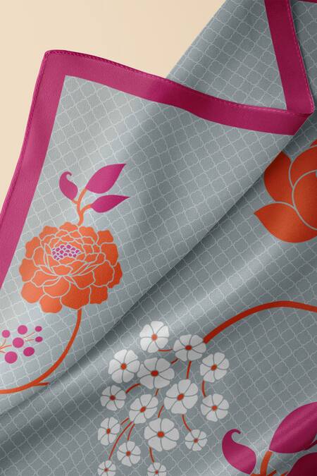 Thee Modern Roots_Green Silk Natures Beauty Print Dupatta _Online_at_Aza_Fashions