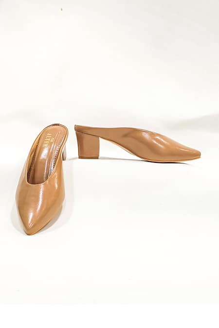 Pointed mules with discount heels