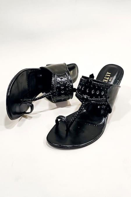 Buy The Alter Black Plain Monochrome Kolhapuri Block Heels Online at Aza Fashions Buy_The Alter_Black Plain Monochrome Kolhapuri Block Heels _Online_at_Aza_Fashions