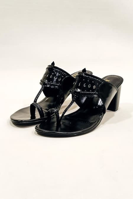 Shop The Alter Black Plain Monochrome Kolhapuri Block Heels Online at Aza Fashions Shop_The Alter_Black Plain Monochrome Kolhapuri Block Heels _Online_at_Aza_Fashions