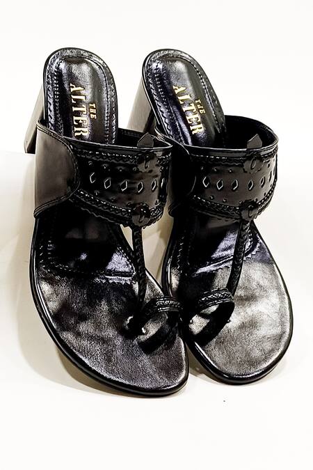 Buy The Alter Black Plain Monochrome Kolhapuri Block Heels Buy_The Alter_Black Plain Monochrome Kolhapuri Block Heels