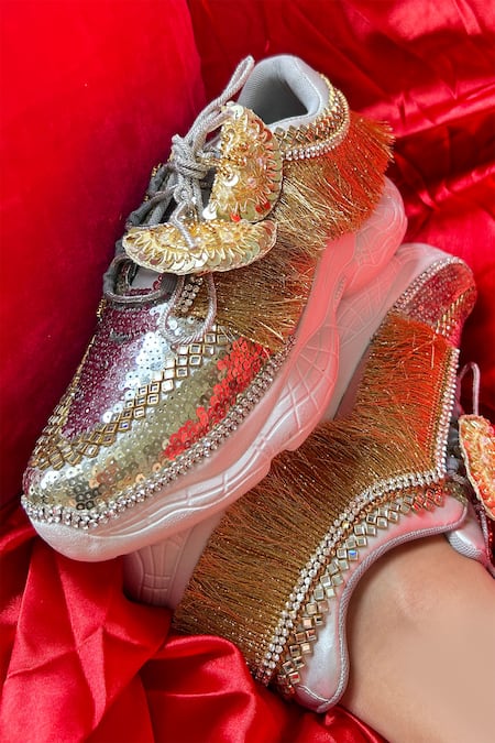 Chal Jooti Silver Tsarina Feather Embellished Sneakers Online at Aza Fashions Chal Jooti_Silver Tsarina Feather Embellished Sneakers_Online_at_Aza_Fashions