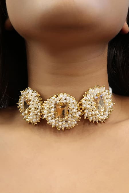 Vaidaan Akahi Choker 