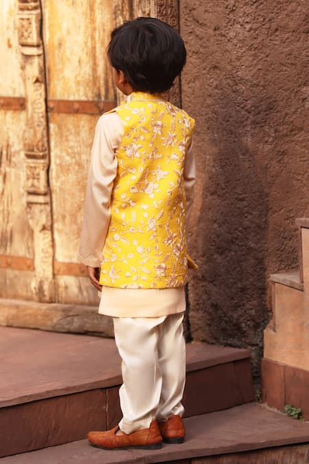Fayon Kids Yellow Cotton, Georgette Embroidery Floral Bundi And Kurta Set Online at Aza Fashions Fayon Kids_Yellow Cotton, Georgette Embroidery Floral Bundi And Kurta Set _Online_at_Aza_Fashions