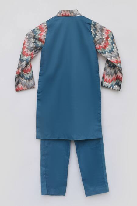 Shop_Fayon Kids_Blue Cotton Embroidery Zig Zag Print Kurta Set _Online_at_Aza_Fashions