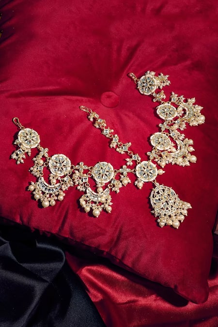 Ishhaara Floral Embellished Sheeshpatti 