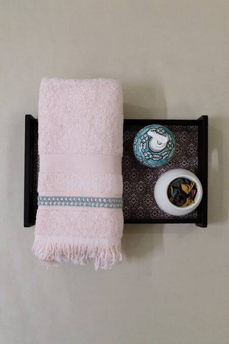 Design Gaatha Cotton Hand Embroidered Bath Towel 2 Pcs Set 