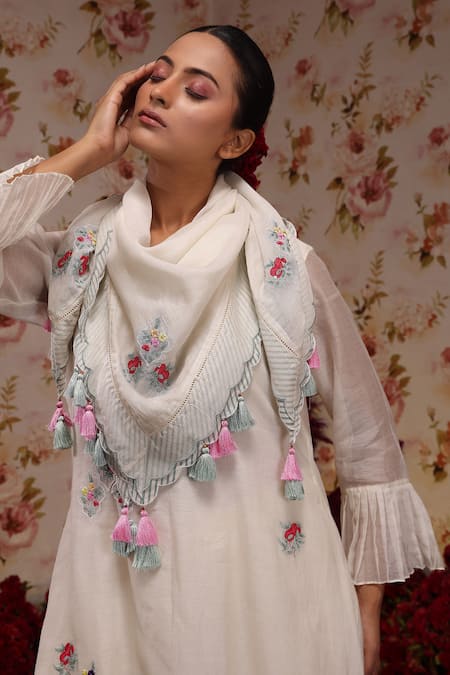 Buy_Vrinda By Pundrik Dubey_Ivory Chanderi Silk Embroidered Floral Round Kurta Pant Set