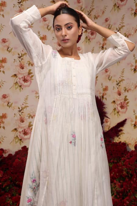 Shop_Vrinda By Pundrik Dubey_Ivory Chanderi Silk Embroidered Floral Round Straight Kurta Pant Set_Online_at_Aza_Fashions