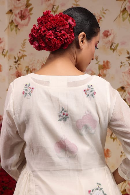Shop_Vrinda By Pundrik Dubey_Ivory Chanderi Silk Embroidery Round Neck Floral Kurta Pant Set_Online_at_Aza_Fashions