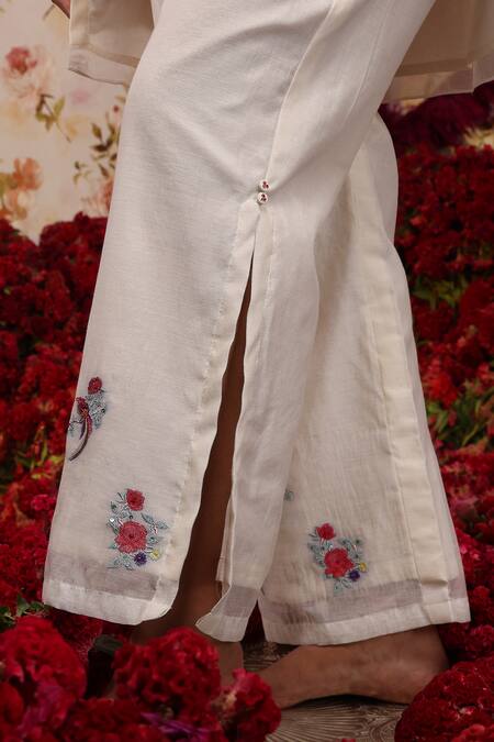 Vrinda By Pundrik Dubey_Ivory Chanderi Silk Embroidery Collared Lapel Shirt And Pant Set_at_Aza_Fashions