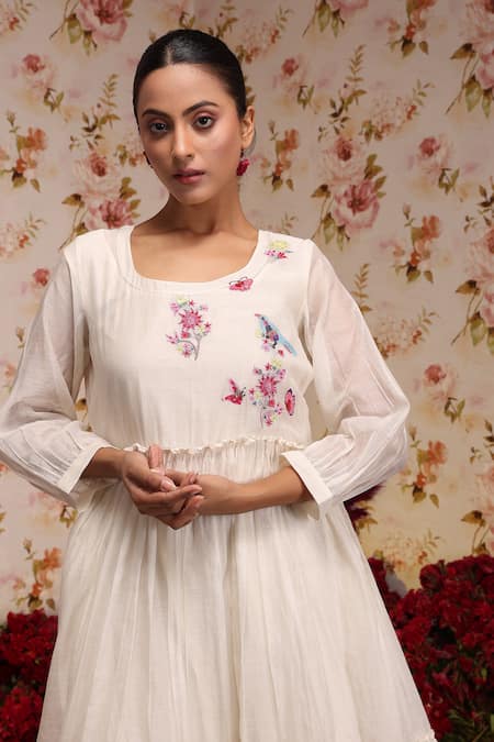 Vrinda By Pundrik Dubey Ivory Chanderi Silk Embroidery Collared, Round Neck Anarkali Jacket Set at Aza Fashions Vrinda By Pundrik Dubey_Ivory Chanderi Silk Embroidery Collared, Round Neck Anarkali Jacket Set_at_Aza_Fashions