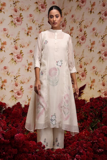 Shop_Vrinda By Pundrik Dubey_Ivory Chanderi Silk Embroidery Mandarin Collar Kurta And Pant Set_Online_at_Aza_Fashions