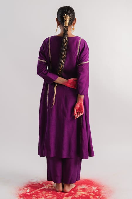 Tussah By Siddhi Shah Line Embroidered Kurta & Pant Set 