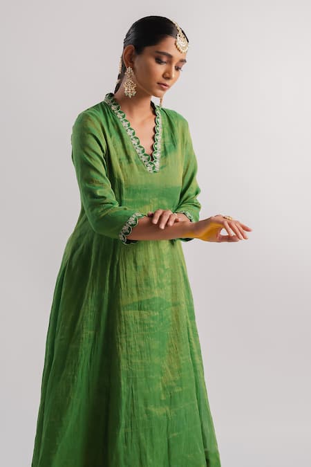 Tussah By Siddhi Shah_Green Tissue Sequins, Embroidery V-neck Kurta And Pant Set _Online_at_Aza_Fashions