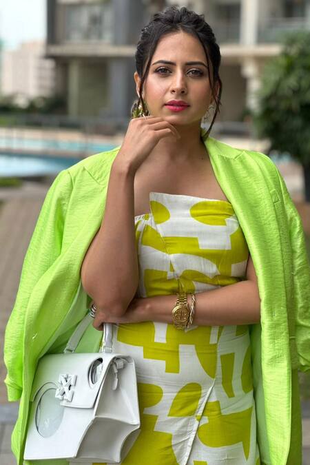 Shop House Of Varada Green Muslin Bandeau Neck Geometric Printed Tube Dress Shop_House Of Varada_Green Muslin Bandeau Neck Geometric Printed Tube Dress