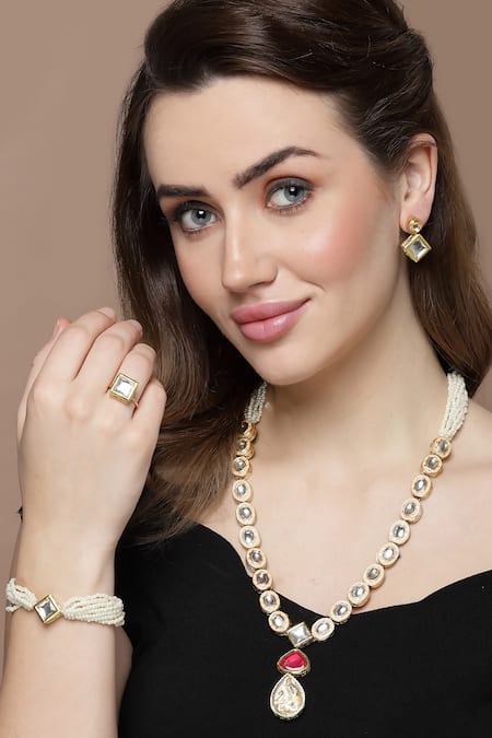 Dugran By Dugristyle Geometric Kundan Embellished Necklace 