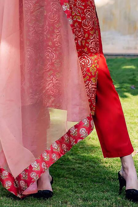 Buy_Missprint_Red Chanderi, Cotton Embroidery Round Neck Saira Floral Print Kurta Set _Online_at_Aza_Fashions