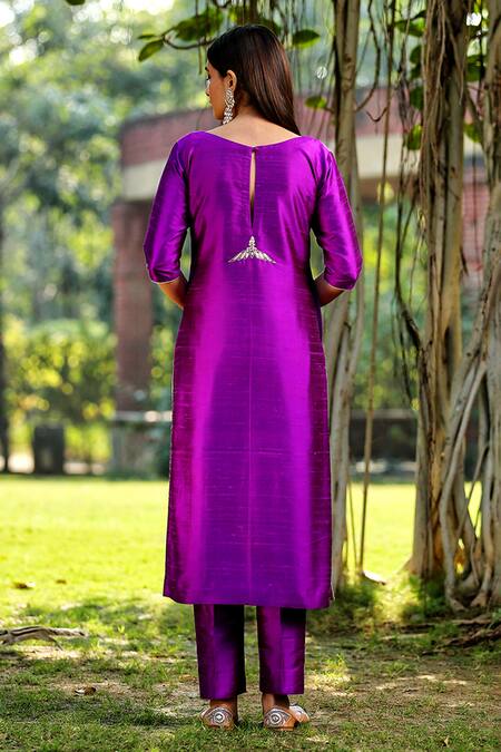 Shop_Weaver Story_Purple Raw Silk Hand Embroidered Cut Dana Boat Neck Kurta Set With Dupatta _at_Aza_Fashions