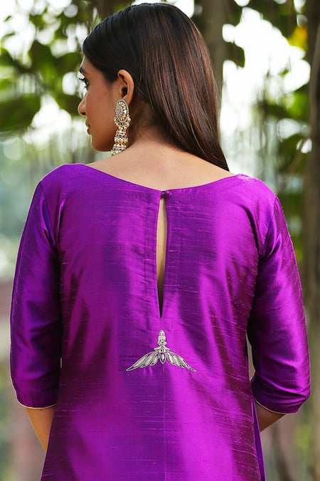 Shop_Weaver Story_Purple Raw Silk Hand Embroidered Cut Dana Boat Neck Kurta Set With Dupatta _Online_at_Aza_Fashions