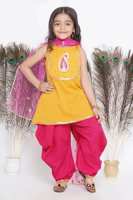 Little Bansi Yellow Cotton Embroidered Thread Kurta Salwar Set 