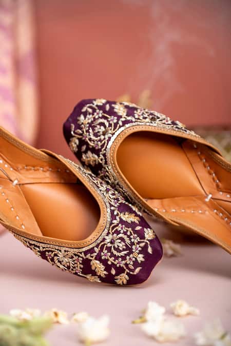 House Of Vian Anaya Zari Embroidered Juttis 