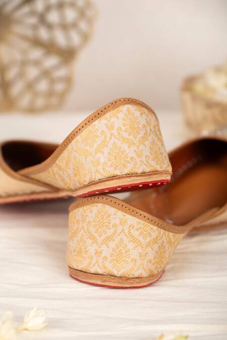 House Of Vian Gold Sequins, Embroidery Arisha Lotus Juttis Online at Aza Fashions House Of Vian_Gold Sequins, Embroidery Arisha Lotus Juttis _Online_at_Aza_Fashions