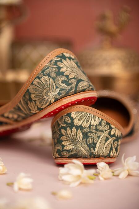 Buy House Of Vian Green Zahra Embellished Juttis Online at Aza Fashions Buy_House Of Vian_Green Zahra Embellished Juttis _Online_at_Aza_Fashions