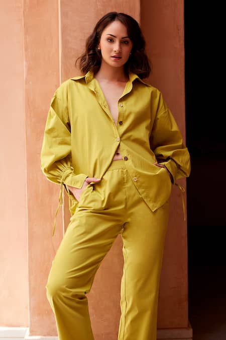 Palak Khandelwal_Green Cotton Shawl Neck Cuff Sleeves Shirt And Pant Set _at_Aza_Fashions