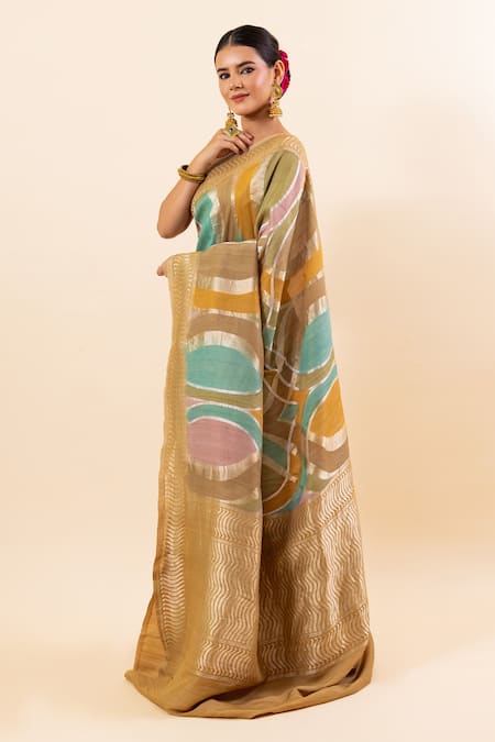 Taba Kashi By Artika Shah_Beige Tussar Silk Striped Pattern Saree With Running Blouse _Online_at_Aza_Fashions
