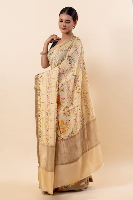 Taba Kashi By Artika Shah_Beige Chiffon Botanical Print Saree With Running Blouse_Online_at_Aza_Fashions